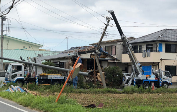 台風15号は長期間の停電と家屋損壊をもたらした